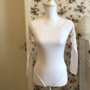 Bodysuit - Vit body från nly one ⭐️🤍📦