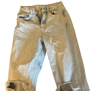 Jeans - High Waisted Jeans ifrån Gina Tricot💕