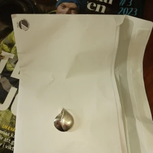 Silverhänge 830/1000 . - Vackert silverhänge 830/1000 med stämpel i hänget. Hämtas i Skene alt skickas .