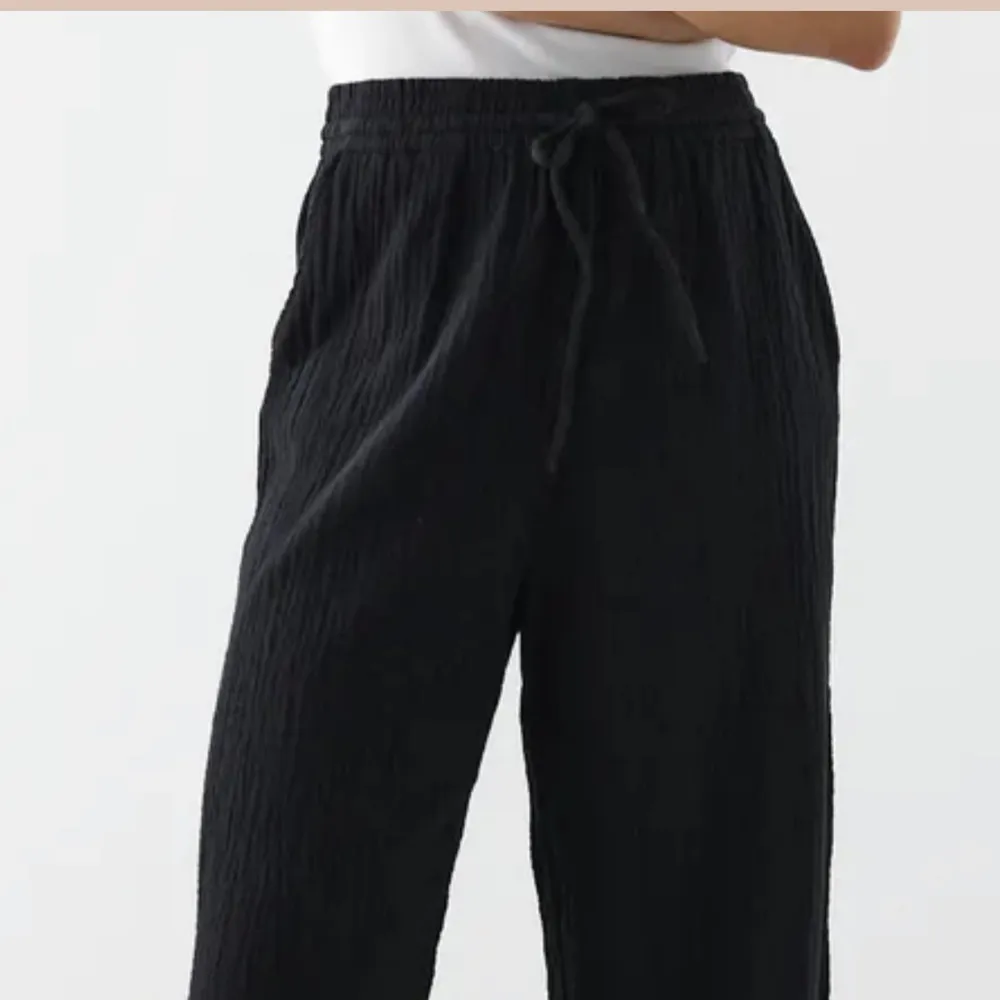 Linne liknande byxor, slutsålda från Gina Tricot . Jeans & Byxor.