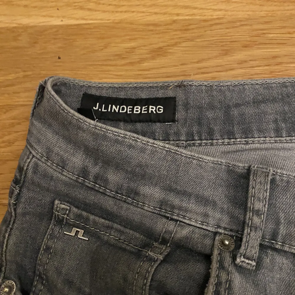 J.lindberg jeans väldigt bra skick knappt använda . Jeans & Byxor.
