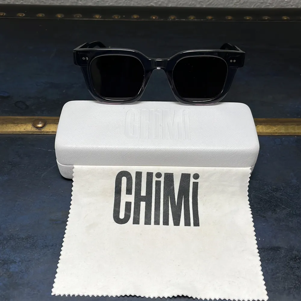 Chimi 004 med färgen ginger använda max 10 gånger. Dom är inte fake bara en gammal model. Säljer men kan också byta mot ett par chimi 04 grå! Säljer dom men kan också byta mot ett par chimi 04 grå. Muu.