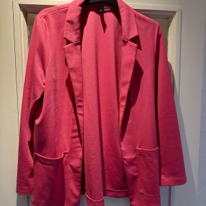 Kavaj - Rosa kavaj från H&M divided. Storlek S