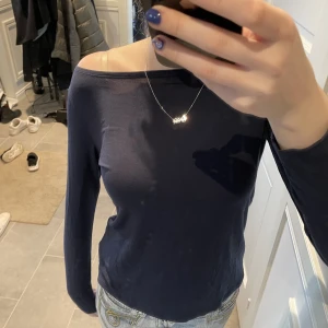 Intimissimi tröja - Mörkblå intimissimi tröja i en tunn modell. Inte genomskinlig och helt oanvänd med lappar kvar💖I storlek S