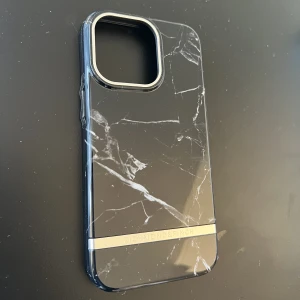 Richmond&finch skal  - Till iPhone 13 PRO, helt ny 