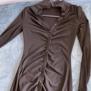 Klänning  - Bra i skick och inga repor 