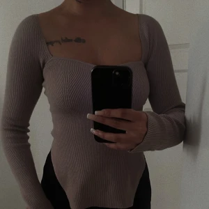 Topp - Oanvänd skön topp