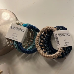 Kknekki  - Mamma köpte fel färg så jag säljer här antigen 4 (hela setet) för 120kr eller 1 för 30kr