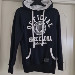 Hoodie  - Helt nytt hoodie 