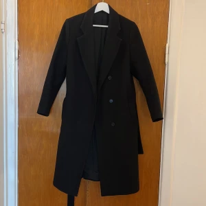 Kappa - Kappa från Filippa K. Köpt för 4400. Mitt pris 1500kr. Kan diskuteras vid snabb affär! 