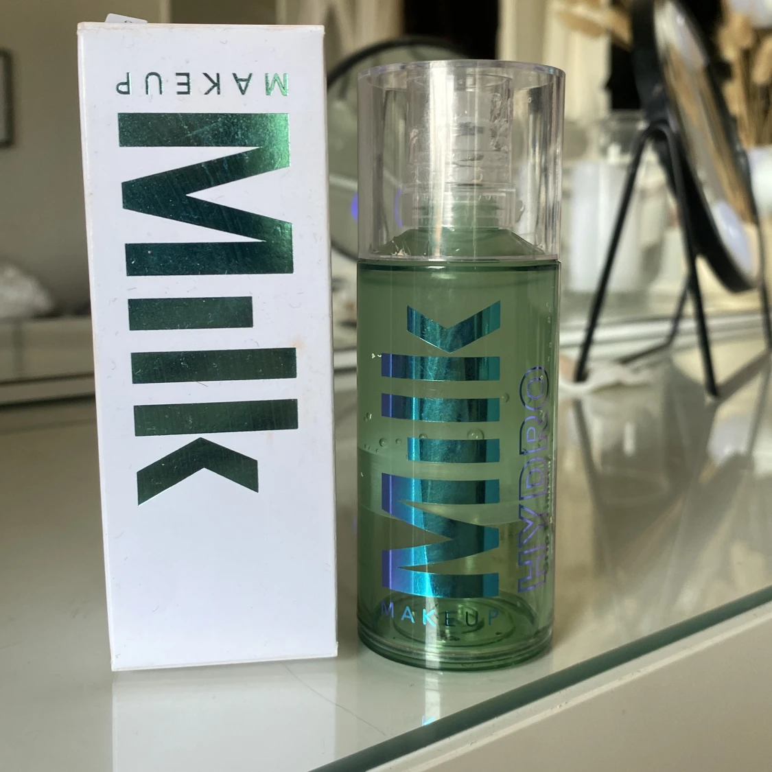 Milk hydro grip primer 