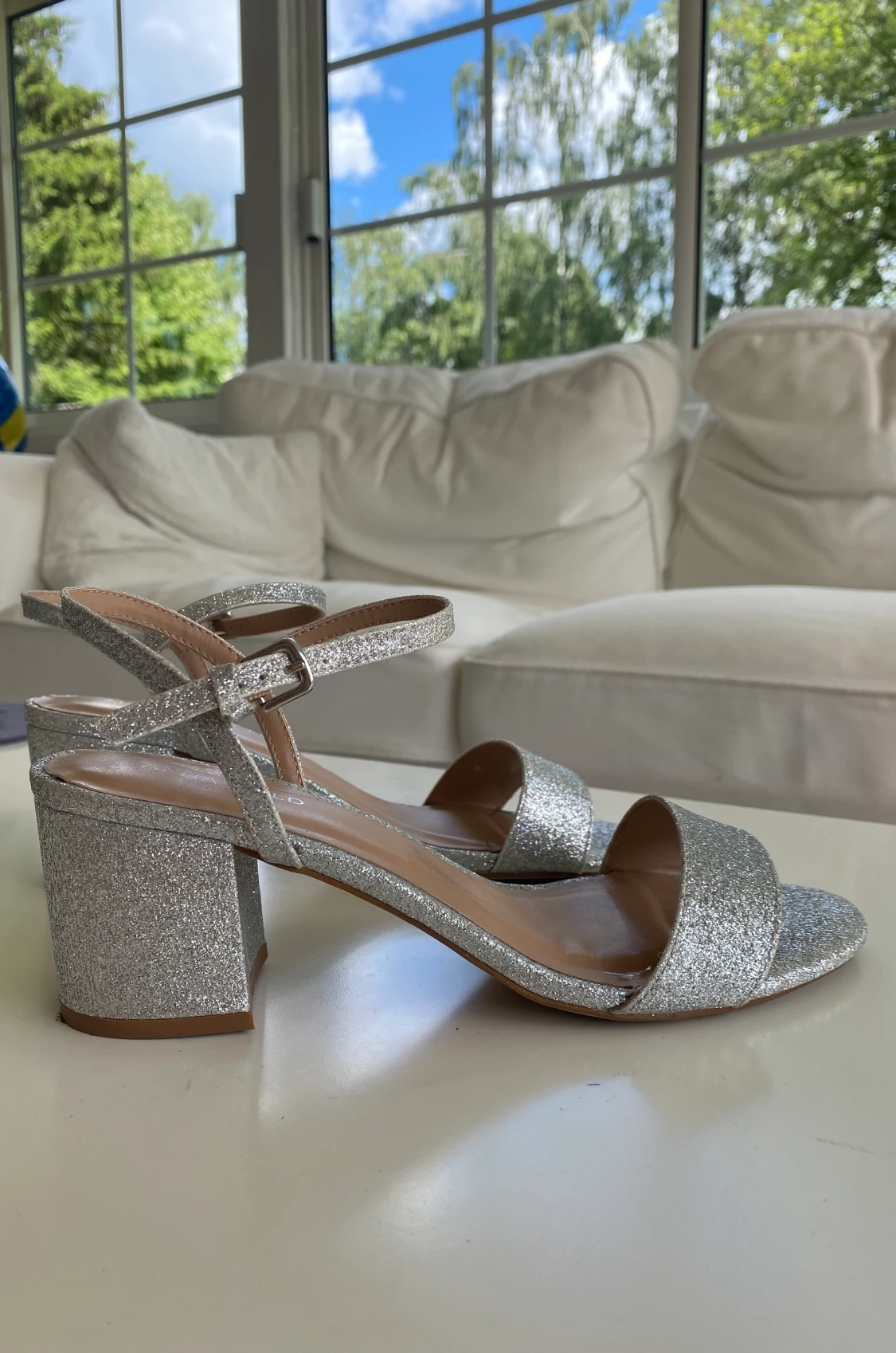 Silvriga klackskor - 90