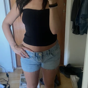 Jeansshorts  - Lågmidjade jeansshorts som tyvärr inte kommer till användning 💓