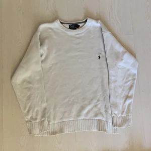 Ralph Lauren sweatshirt  - Riktigt fin och skön Ralph lauren tröja som sällan använts alltså är skicket väldigt bra 👍