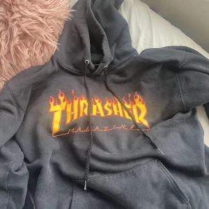 Thrasher hoodie - Väl använd thrasher hoodie. 
