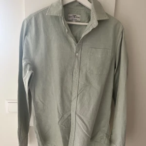 Skjorta - Grön/mintgrön skjorta, oanvänd. 