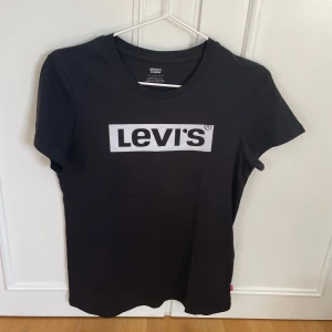 Levi’s tröja - Knappt använd tröja från Levis. 