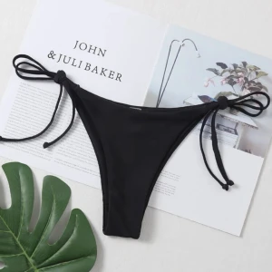 Bikini underdel🖤 - Superfin bikini underdel, aldrig använd. Säljer då dom inte passade mej💗