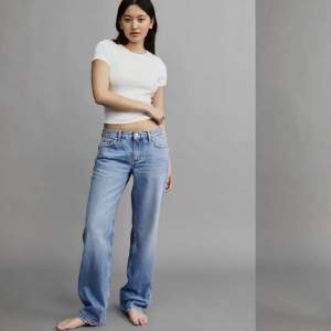 Low Waits jeans storlek 32, från Gina Tricot💞10/10 i skick!!