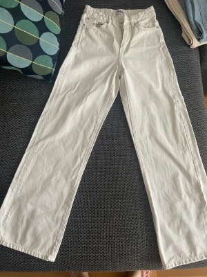 Boulevard Byxor Vitt - Vita byxor 