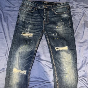 Valére Milano Jeans - Ett par fräscha jeans i nytt skick säljer pga att dom inte passar mig