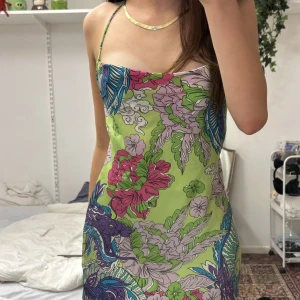 jätte fin klänning  - super fin klänning från bershka, aldrig använt och i bra skick med lappen kvar