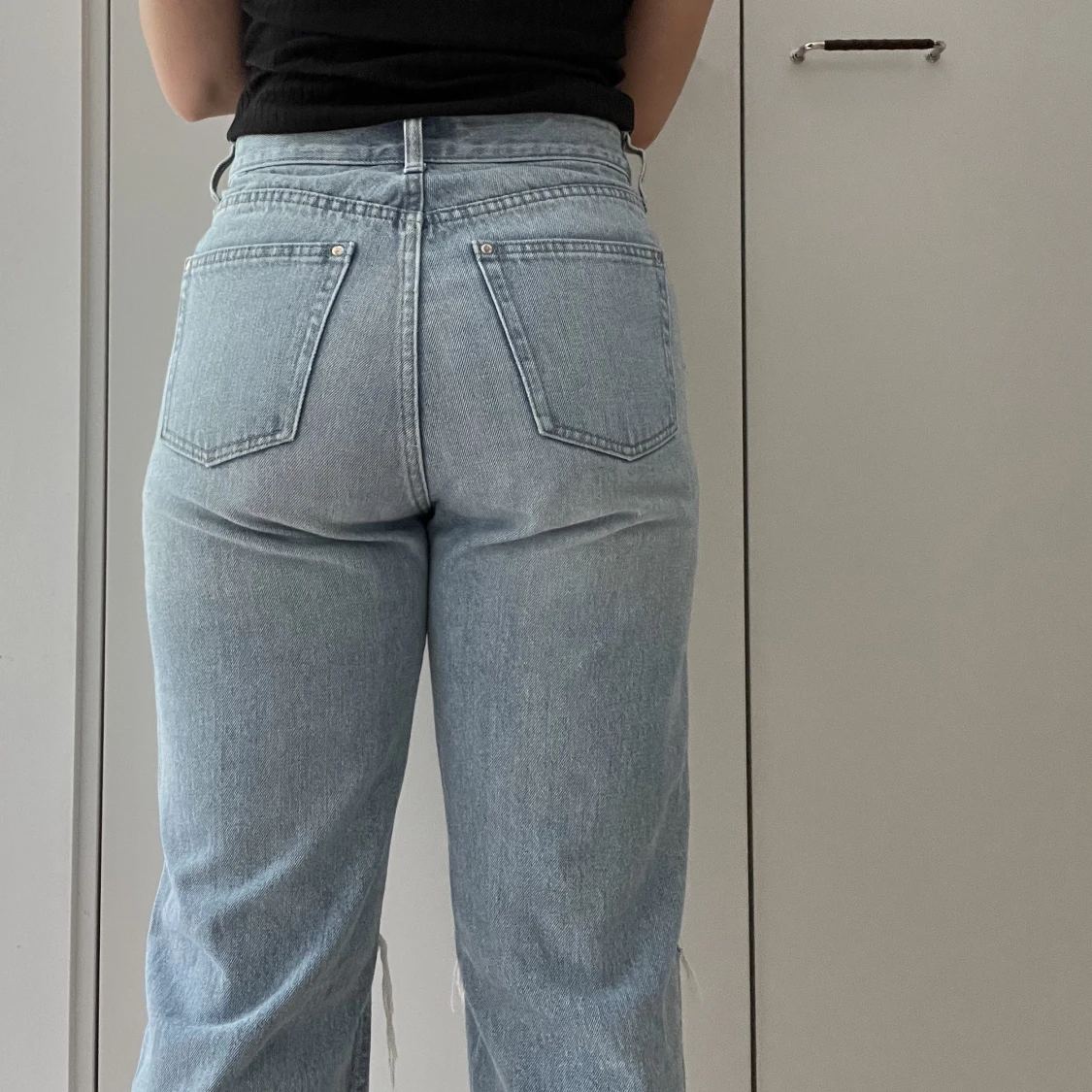 Jeans med hål - 90
