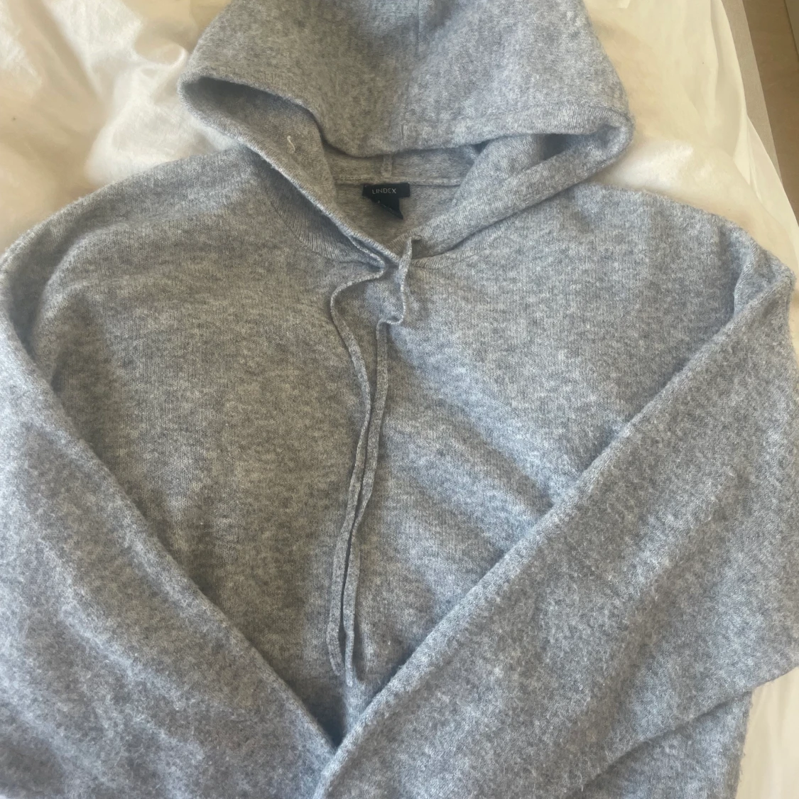 grå stickad huvtröja - 90