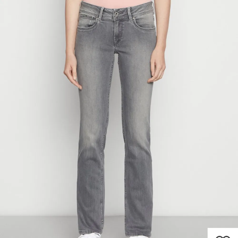 Jätte fina jeans som inte kommer till andvändning💕 . Jeans & Byxor.