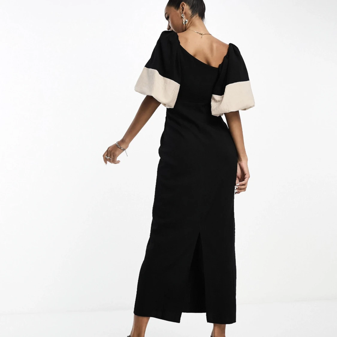 Svart midiklänning - 91