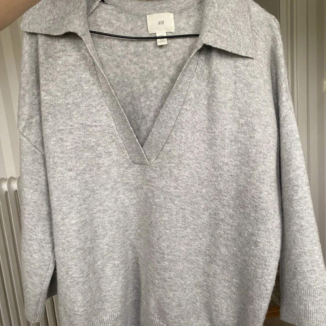 Stickad tröja med krage  - 90