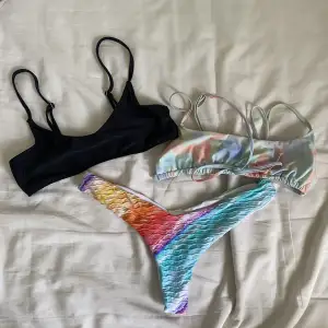 Tre bikinis, alla passar s men svarta toppen är i xs och tror att trosorna är i m💕80kr/st förutom trosorna som kostar 150kr🫶🏼