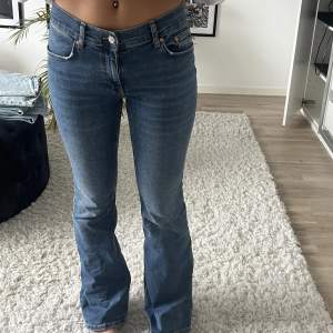 Midwaist bootcut jeans med otrolig stretch😍 Använda fåtal gånger🙌🏻🙌🏻