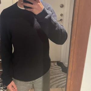 Selected homme tröja  - Schysst tröja från selected homme i bra skick som ej kommer till användning. 