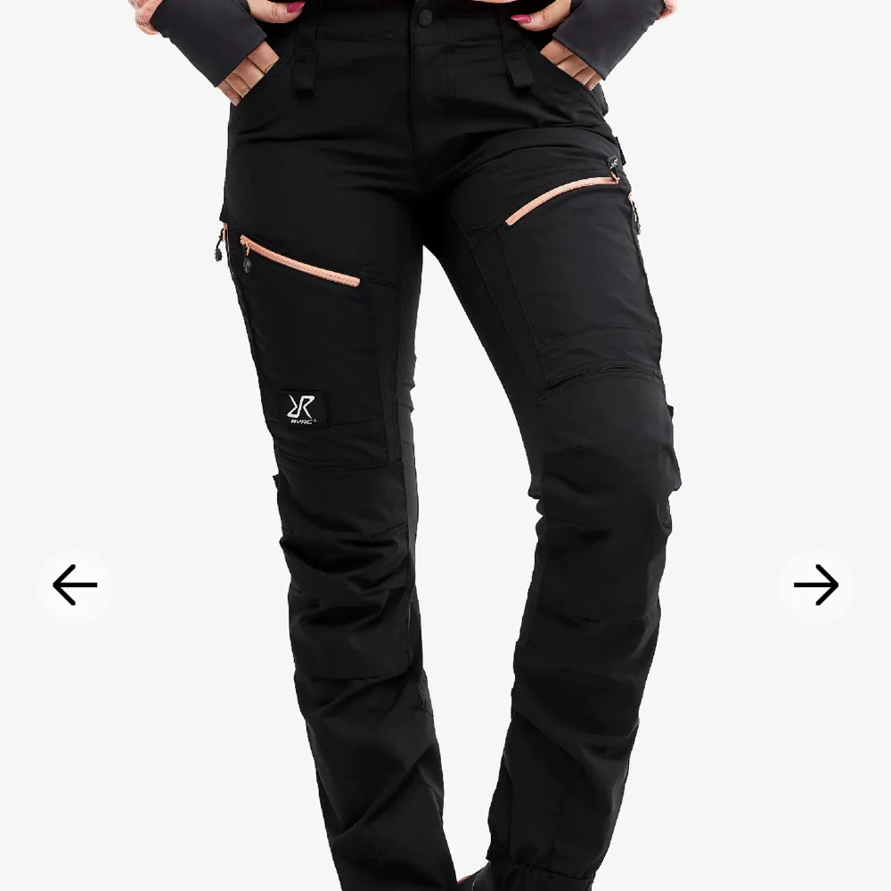 Frilufts byxor ifrån revolution race, i modellen RVRC GP PRO PANTS. Jätte fina och sköna byxor, endast använda 1 gång. Säljes pgr av fel storlek, priset kan diskuteras. . Jeans & Byxor.