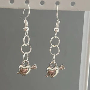 Örhängen  - Frakt 15kr inte spårbar 