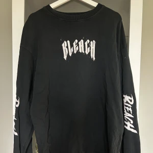 Sweatshirts x RIBECKA  - En mörkgrå sweatshirt från Ribeckas kollektion med Madlady Storlek S