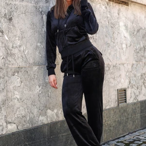 Svart juicy set - Säljer mitt svarta juicy sett, skriv privat för fler bilder!