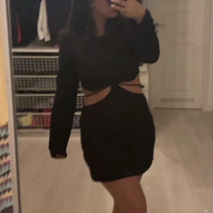 Klänning - Jättefin klänning med öppen rygg