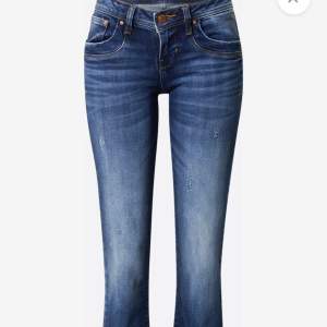 BYTER RNDAST. Hej. Undrar om någon skulle kunna tänka sig att byta mina blåa Itb jeans från storlek 26/34 till 24/34, 24/36, 25/34 eller 25/36. Väldigt bra skick. Vill helst att jeansen inte ska vara tvättade någon gång. 