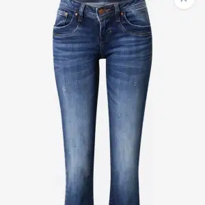 BYTER RNDAST. Hej. Undrar om någon skulle kunna tänka sig att byta mina blåa Itb jeans från storlek 26/34 till 24/34, 24/36, 25/34 eller 25/36. Väldigt bra skick. Vill helst att jeansen inte ska vara tvättade någon gång. 