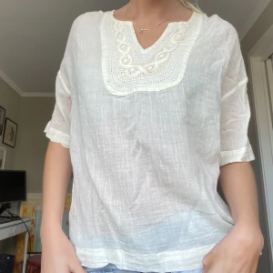 Blus - Så fin blus i krämvit färg! Så fin t middag Elr fest tex💞💞😍