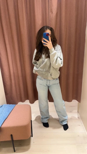 Jeans - Helt nya jeans från pull&bear taggar och allt finns kvar🩷 säljs då de är lite små för mig i benen, små i storleken 