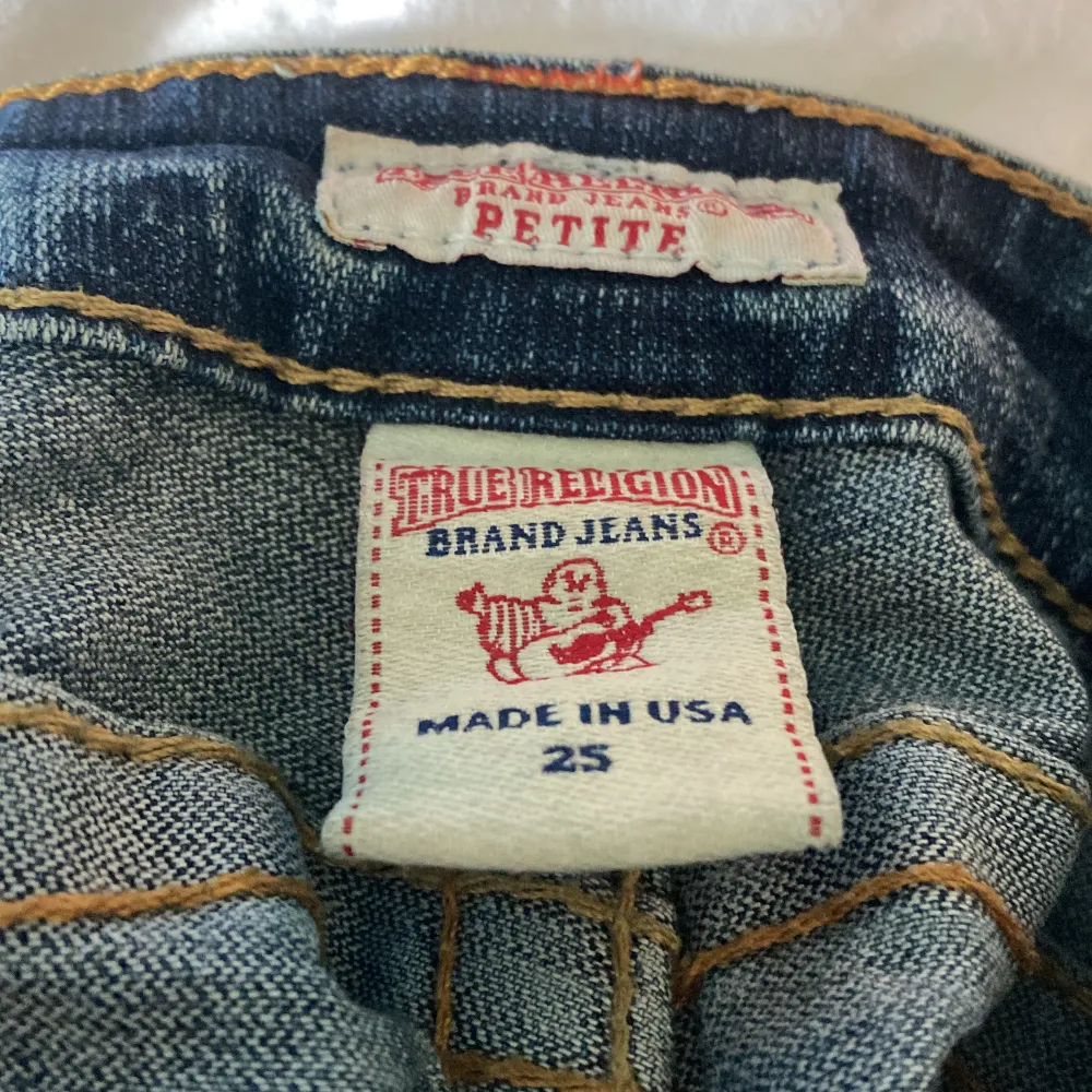 Jätte fina lågmidjade jeans från true religion!🤍 Inga defekter.. Jeans & Byxor.