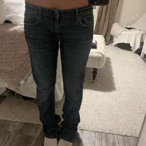 Super fina Dobber jeans men sälj pga ingen användning💕 De är för långa för mig som är 166💕