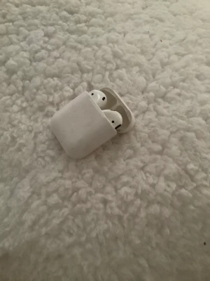 Hörlurar  - Ganska gamla men bra