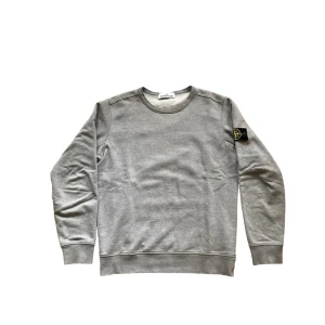 Stone Island Crewneck  - Äkta Stone Island, kvitto finns ej p.g. Att jag köpte den begagnad.