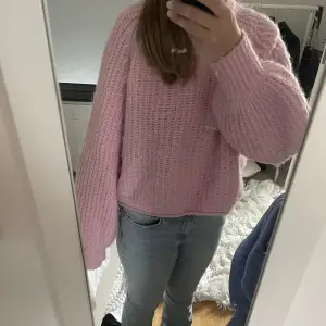 Säljer min rosa Zara stickade tröja st M💘😇inte använd mycket!