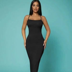 Svart klänning  - En svart sexig klänning som man kan ha på sig till vardagen eller på dejt