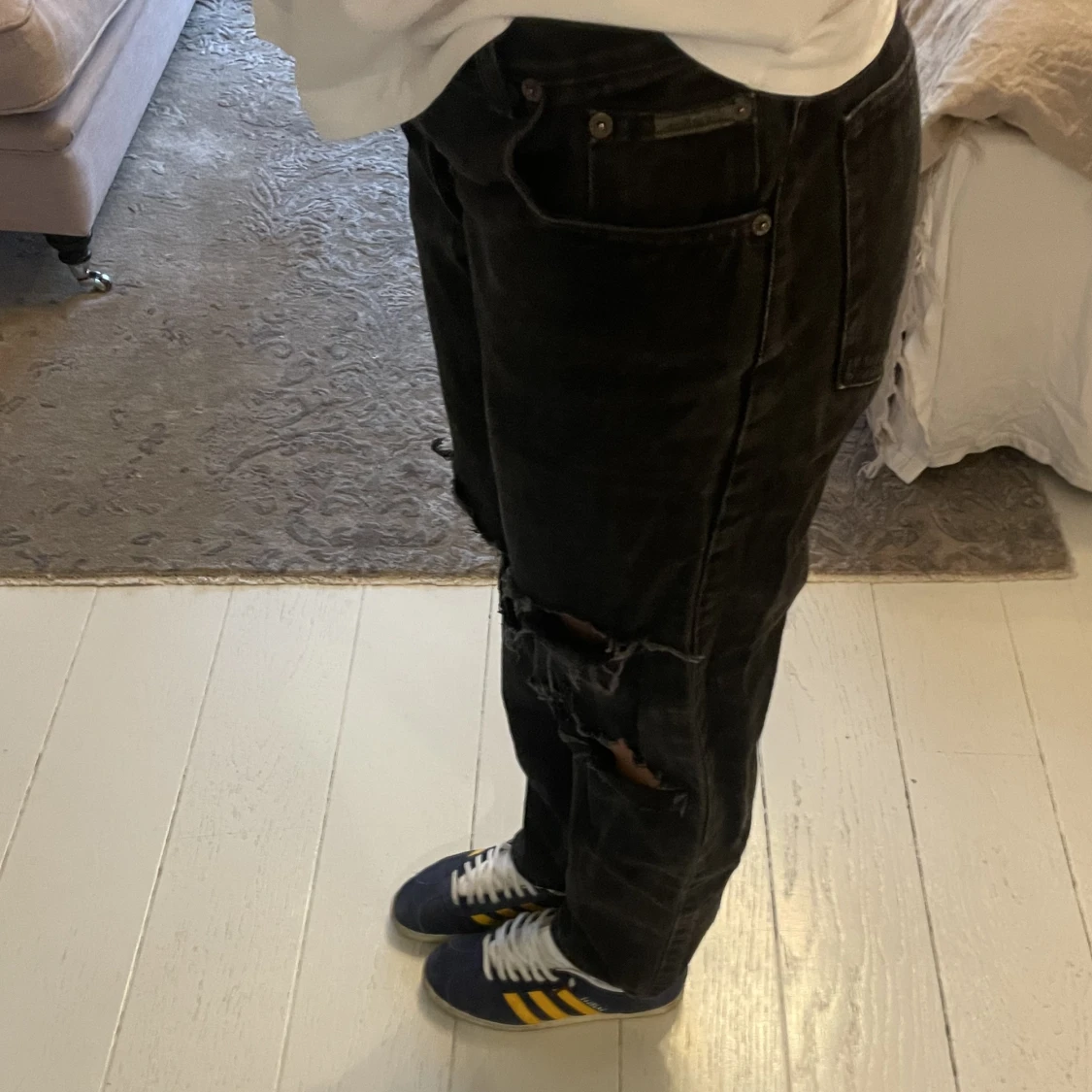 Svarta håliga jeans - 90